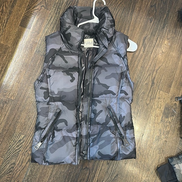 SAM. Jackets & Blazers - SAM camo‎ vest